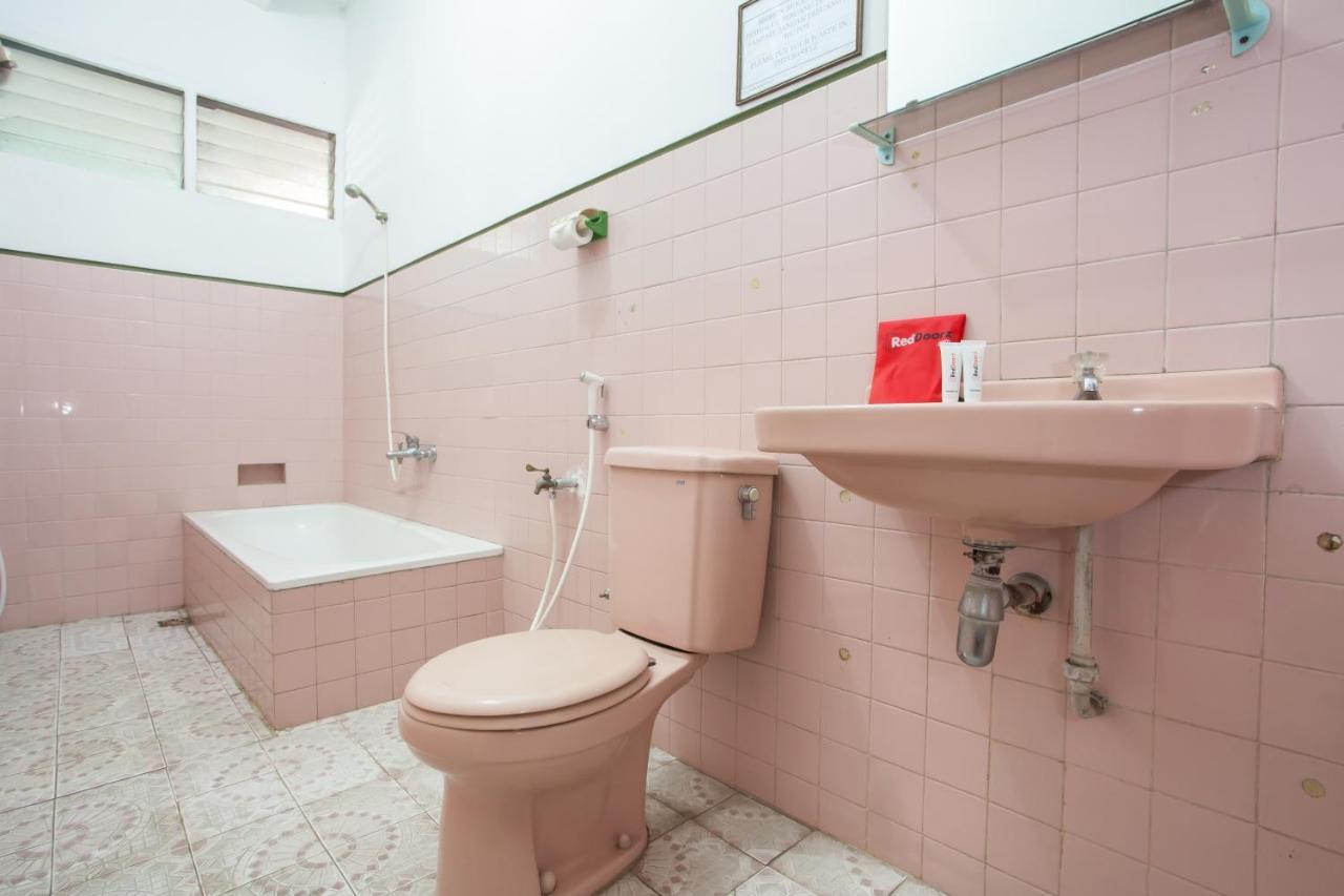 Reddoorz Near Balai Kota Malang Hotel Екстериор снимка