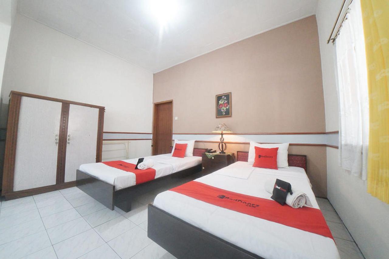 Reddoorz Near Balai Kota Malang Hotel Екстериор снимка