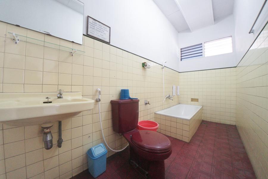 Reddoorz Near Balai Kota Malang Hotel Екстериор снимка