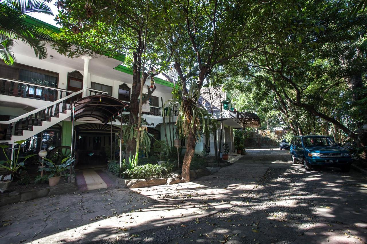 Reddoorz Near Balai Kota Malang Hotel Екстериор снимка