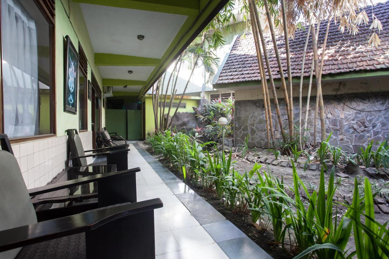 Reddoorz Near Balai Kota Malang Hotel Екстериор снимка