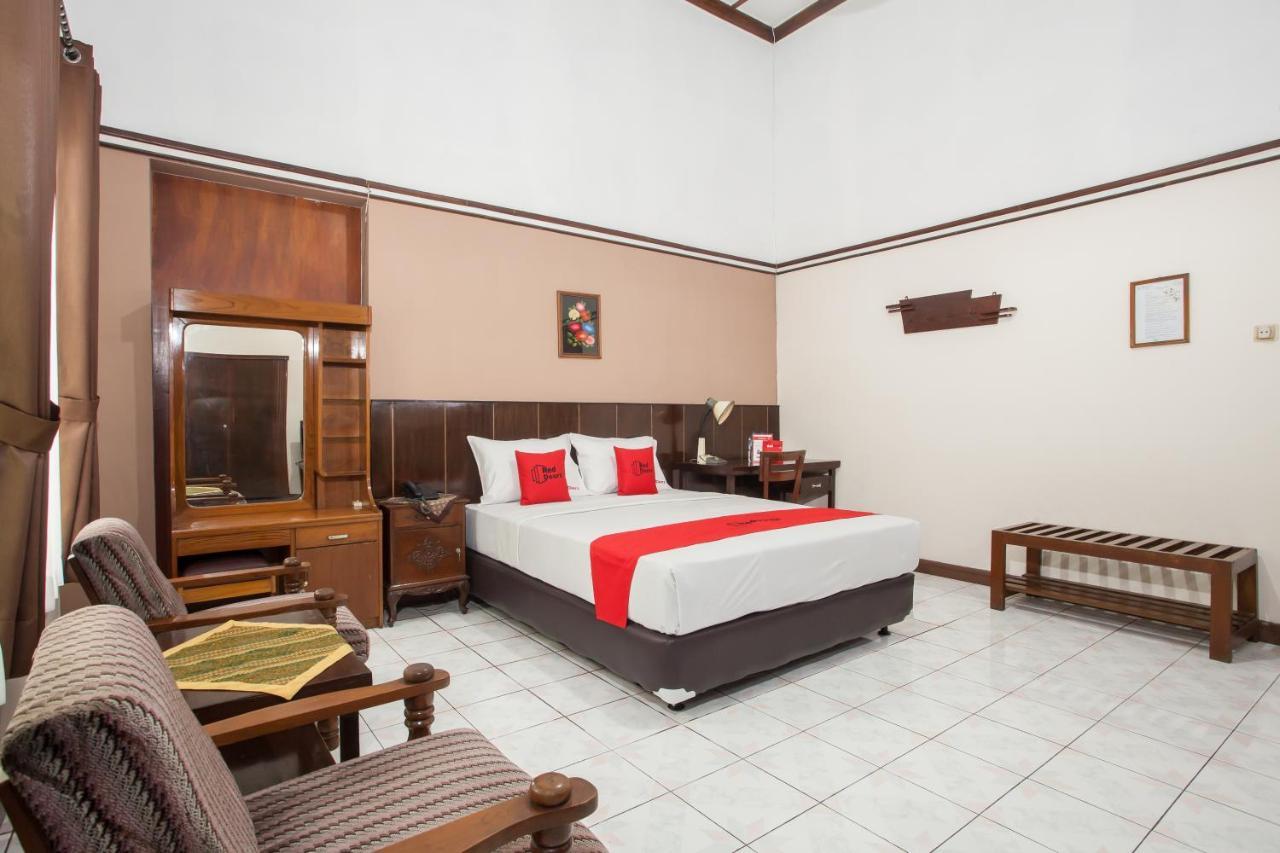 Reddoorz Near Balai Kota Malang Hotel Екстериор снимка